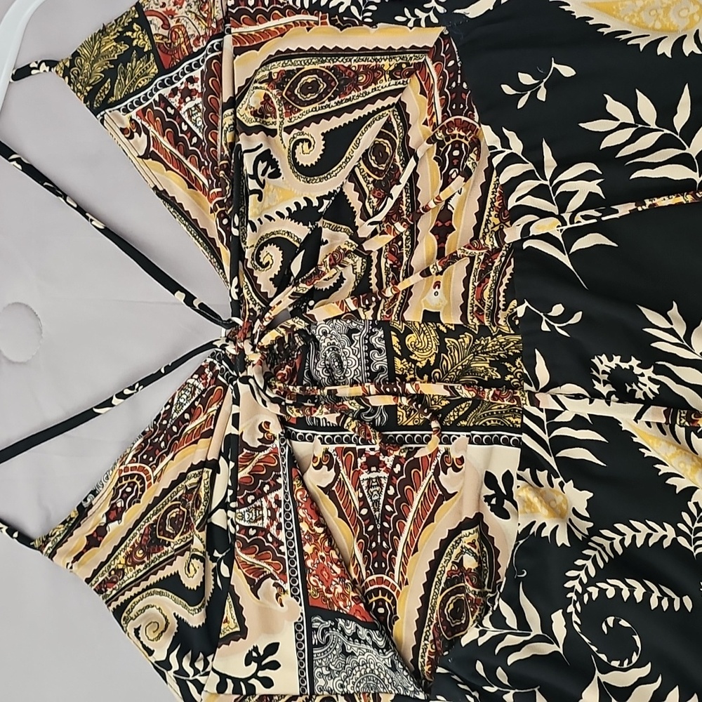 Elegant Black and Gold Paisley Maxi Dress - Picture 7 of 8
